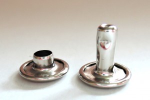 Rivet de sellerie B72 Z – en laiton (nickelé)